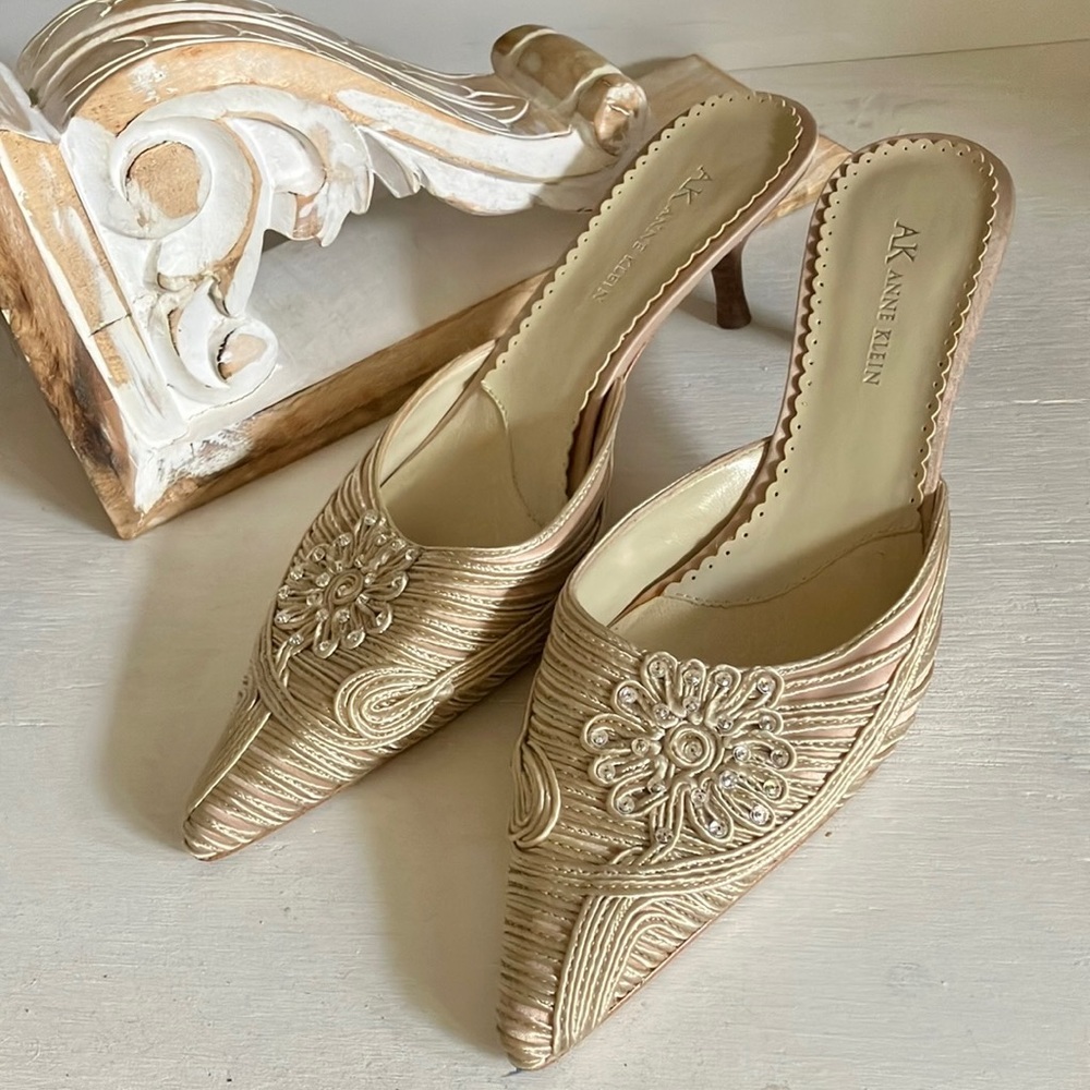 Anne Klein Champagne Kitten Heels